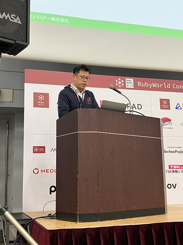 ショートプレゼンテーションで発表する黒谷